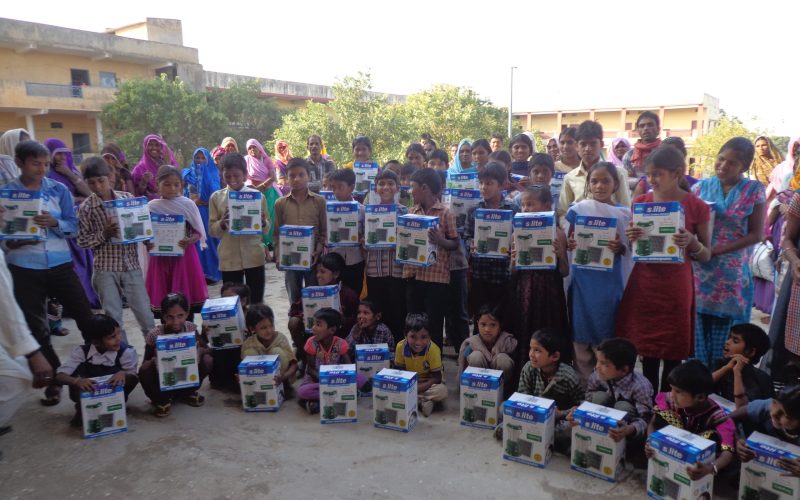 Distribution Solar lantern (1)